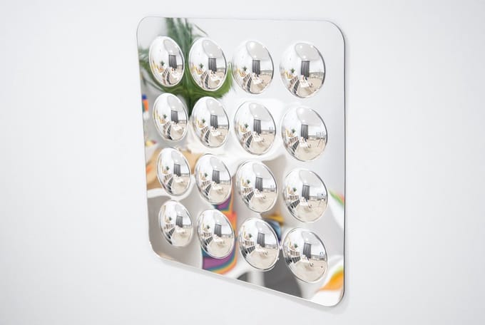 Groot Acryl Spiegelpaneel Met 16 Koepels - 490 mm