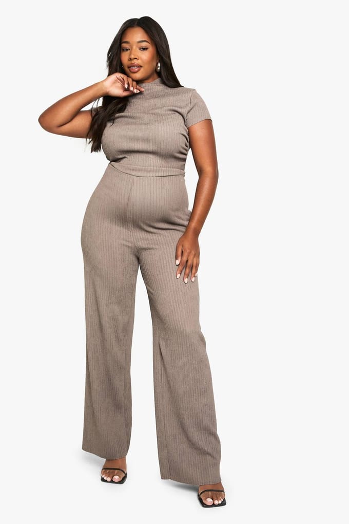 boohoo Dames plus ripple textuur hoge kraag jumpsuit | Mocha | Maat: 26
