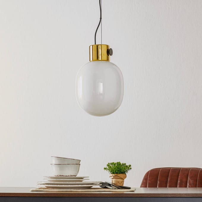 Audo Copenhagen Audo JWDA hanglamp van messing en opaalglas