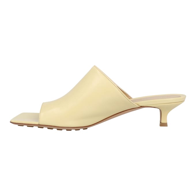Bottega Veneta Dames Stretch Muiltje in witte Lamnappa