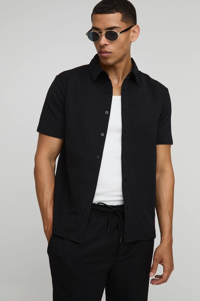 Set met korte mouwen, getextureerd stretch overhemd en broek | Black | Size Medium