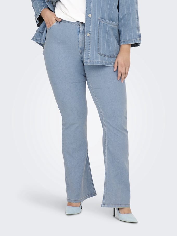 ONLY CARMAKOMA - CARHUSH MID WAIST FLARED DNM BOX A - Dames - Jeans