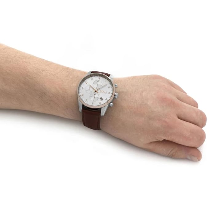 Hugo Boss Montre homme en cuir marron 1513786 44 white