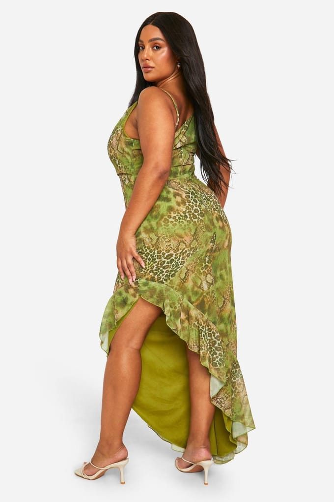 boohoo Dames Plus Snake Print Ruffle Maxi Jurk | Groente | Maat: 56