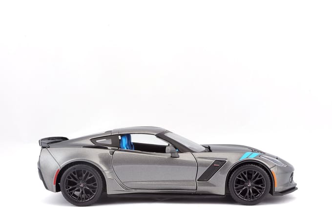 Maisto Chevrolet Corvette - Modelauto - Schaal 1:24 - Grijs/Blauw