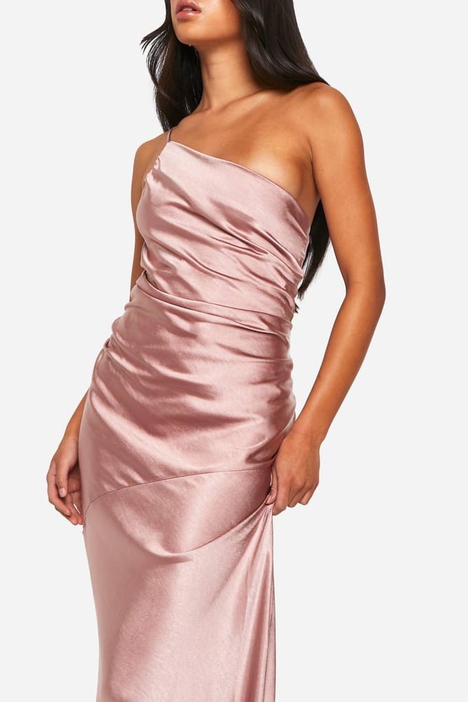boohoo Dames Bruidsmeisje Satijn Asymmetrische Maxi-Jurk | Nerts | Maat: 44