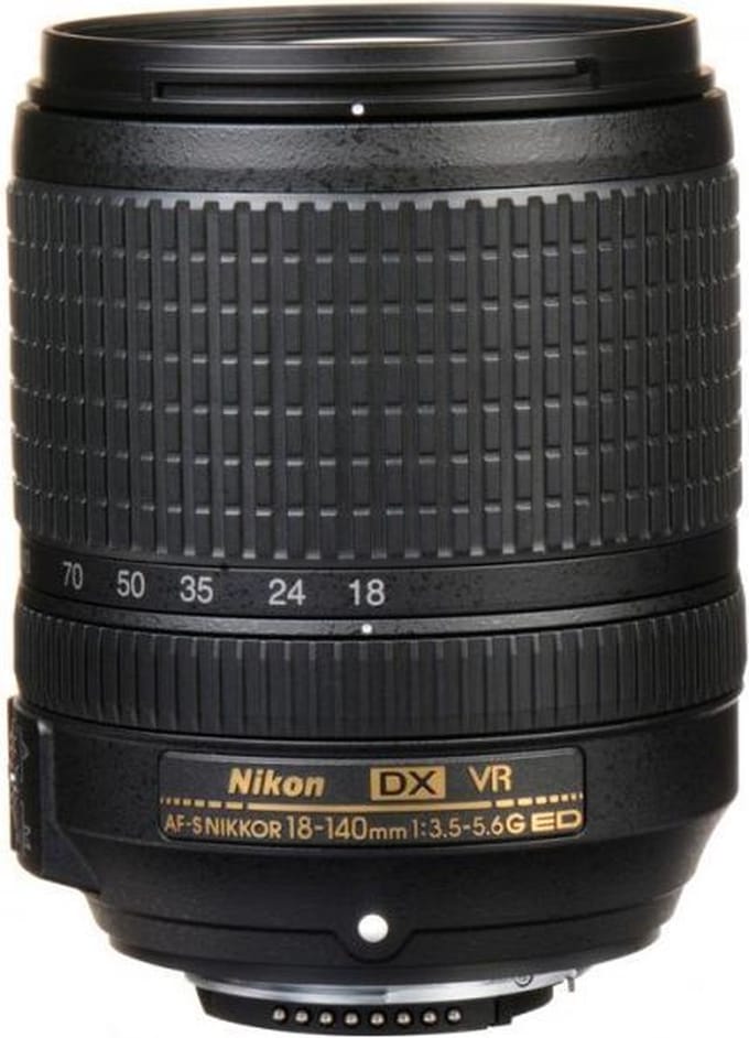 AF-S DX NIKKOR 18-140mm f/3.5?5.6G ED VR