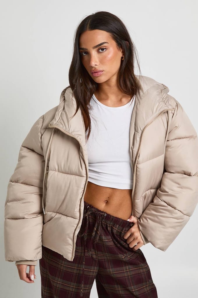 boohoo Dames Petite gewatteerde pufferjas met capuchon | Stone | Maat: 16