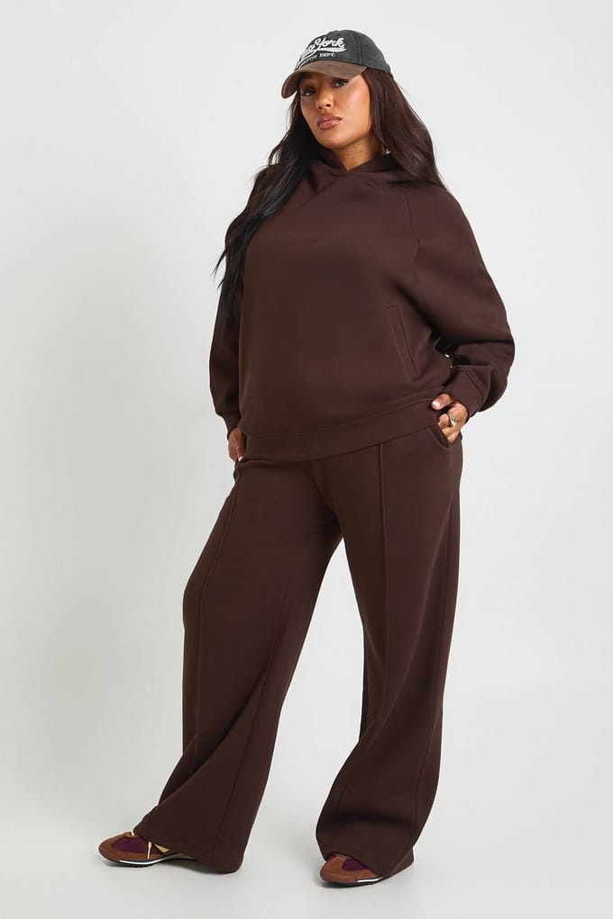 boohoo Dames Plus Core Basic Raglannaad Oversized Hoodie | Chocoladebruin | Maat: 44