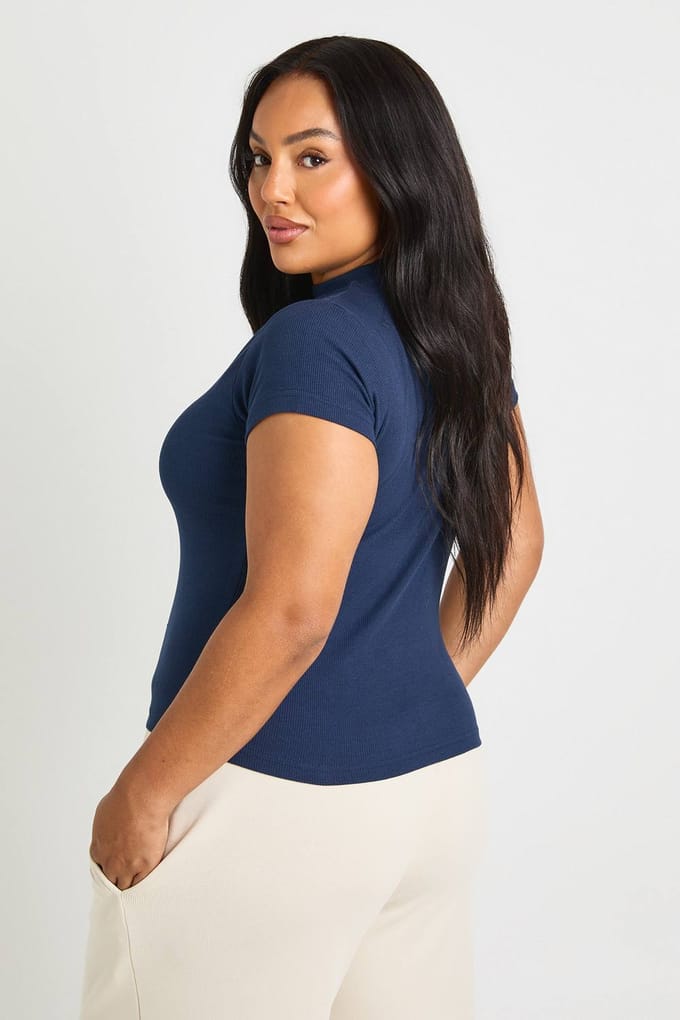 boohoo Dames Plus Rib getailleerde top met korte mouwen | Marineblauw | Maat: 46