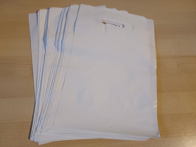 Plastic draagtas wit, DKT-tas, 22 x 33 cm, (100 stuks).