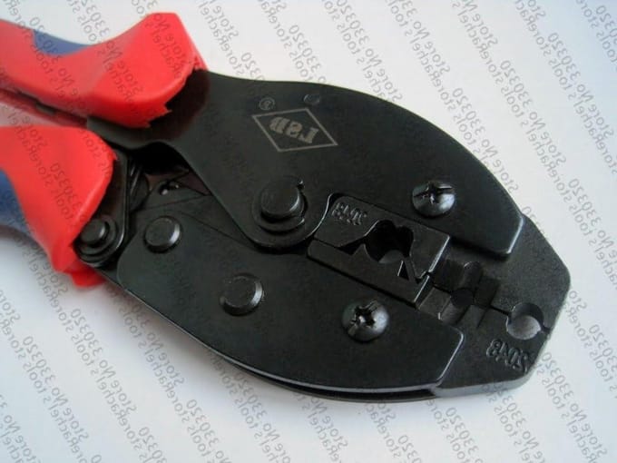 Krimptang - Draadstripper - Elektrisch Onderhoud - Ratelfunctie - 1 stuk - Rood