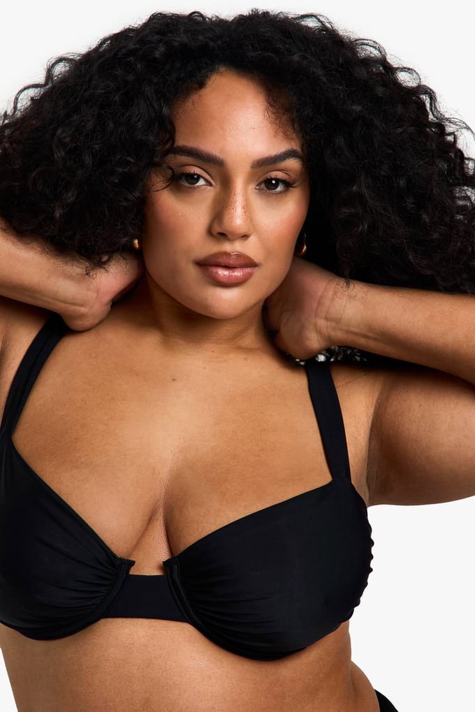 boohoo Dames Plus Swimwear Essentials Balconette Bikini Top | Black | Maat: 26