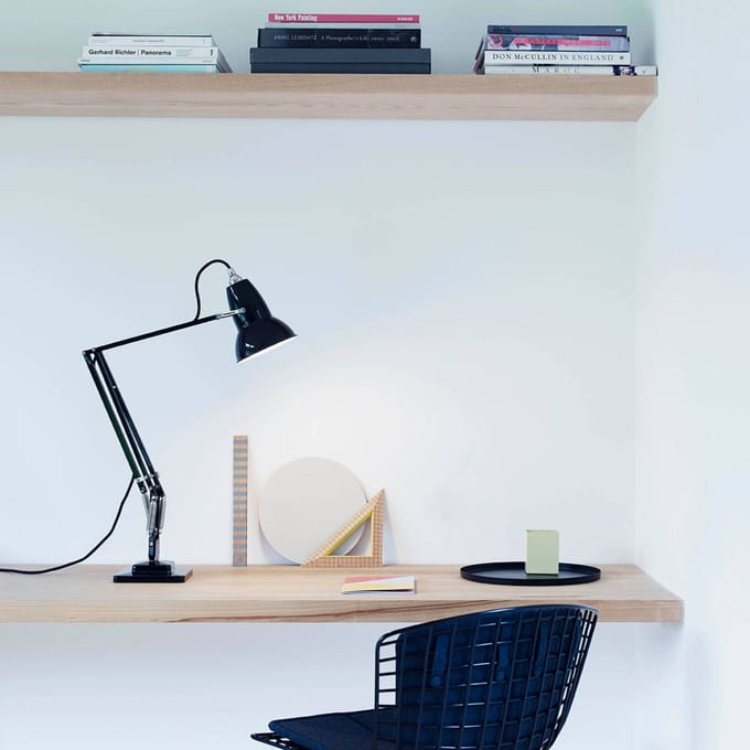 Anglepoise - Original 1227™ Bureaulamp - jet zwart - Ked - met tafelvoet
