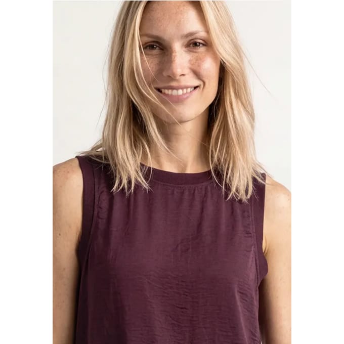Blousetop met ronde hals en banddetail
