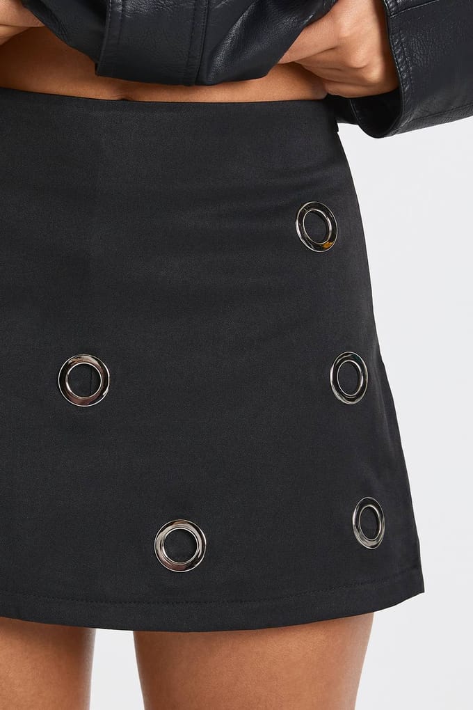 boohoo Dames Chunky Mini Skort met oogjesdetails | Zwart | Maat: 36