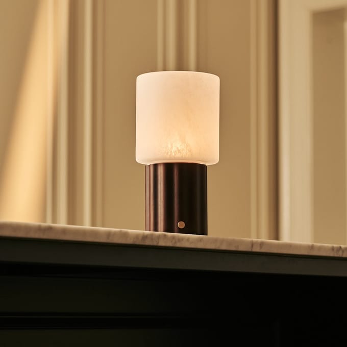 Tavellio Frank Oplaadbare Tafellamp – H22 – Hout en Glas – Donkerbruin