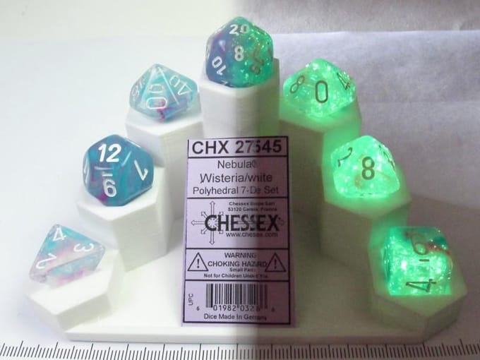Chessex Nebula Wisteria/white Luminary Polydice Dobbelsteen Set (7 stuks)