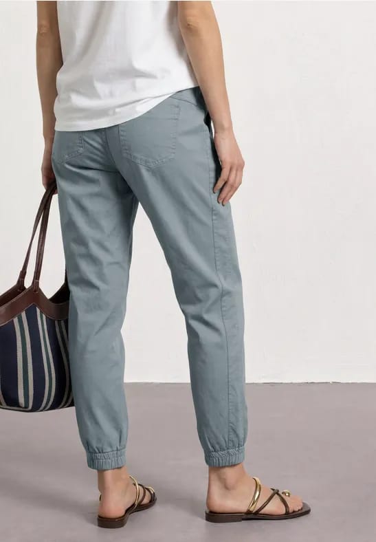 Slim legs broek in lichtgewicht kwaliteit