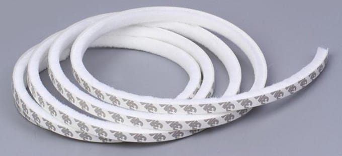 Universele Tochtstrip - Zelfklevende Deurstrip - Waterdicht en windbestendig - Tochtwering - 9mm X 5mm - 3 Meter - Wit