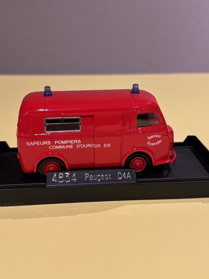 Peugeot D4A miniatuur