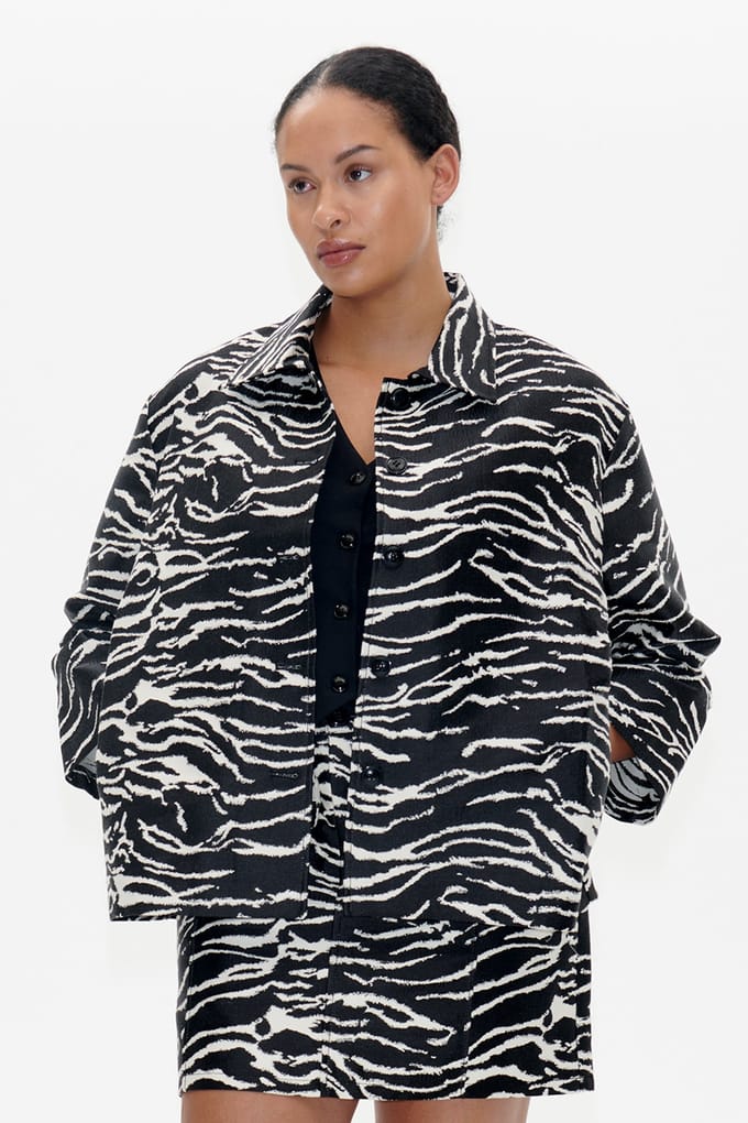 Baum und Pferdgarten Bessie Jacket Black Whisper Zebra Taglia: 44 | Blazers Outlet | Donna | Nero