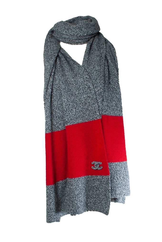 Chanel, Oversized cashmere sjaal met cc-logo