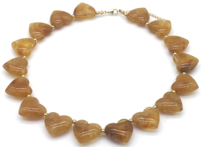 Ketting met acryl hartjes - RVS - bruin - 40-45 cm - dames – valentijn – cadeau