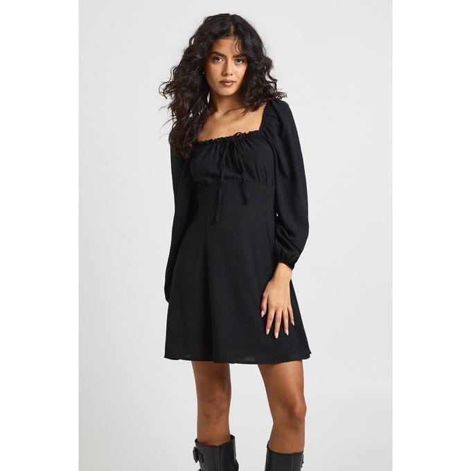 boohoo Dames Gehamerde Volume Mouw Melkmeid Mini Jurk | Black | Maat: 8