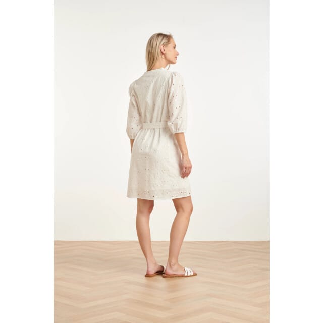 Smashed Lemon Witte broderie jurk met v-hals en strikceintuur |