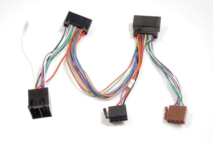 KRAM ISO2CAR Ford Fiesta 2010- 24pins nieuwe connector