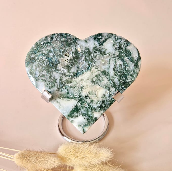 Edelsteen Druzy Mosagaat Hart op Metalen Standaard – #95 260gram
