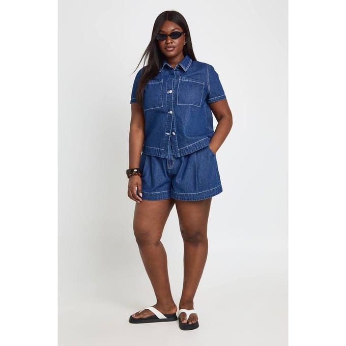boohoo Dames Plus Geplooide Wijde Denim Short | Medium Gebleekt | Maat: 46