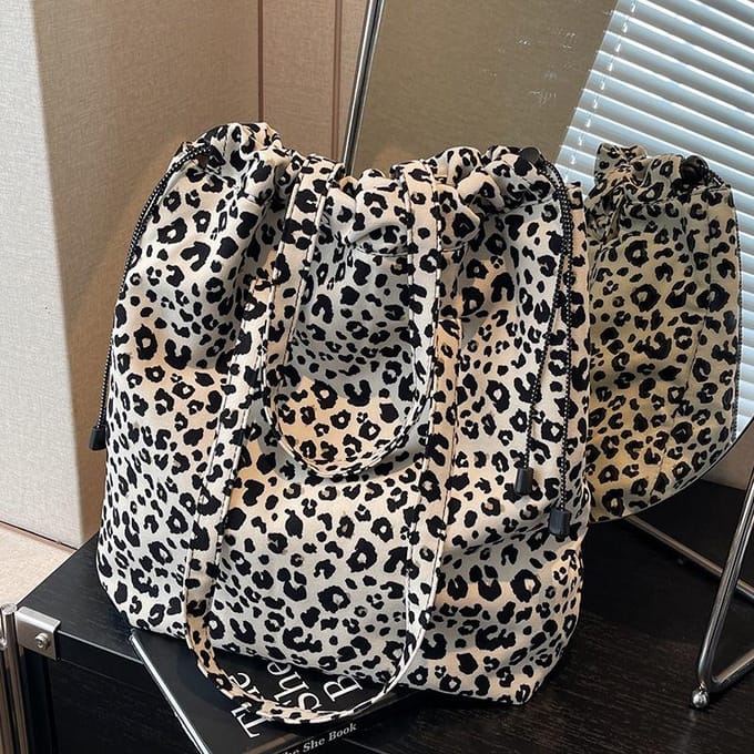 Canvas Tas Dames Nieuwe Mode Mode Luipaardprint Handtas Grote Capaciteit Pendelaar Éénschouder Tote Bag black