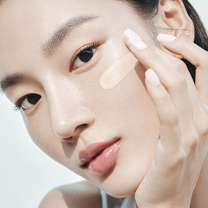 [HERA] Reflection Skin Glow Foundation SPF 15 PA++ 30ml 19N1 LIGHT VANILLA