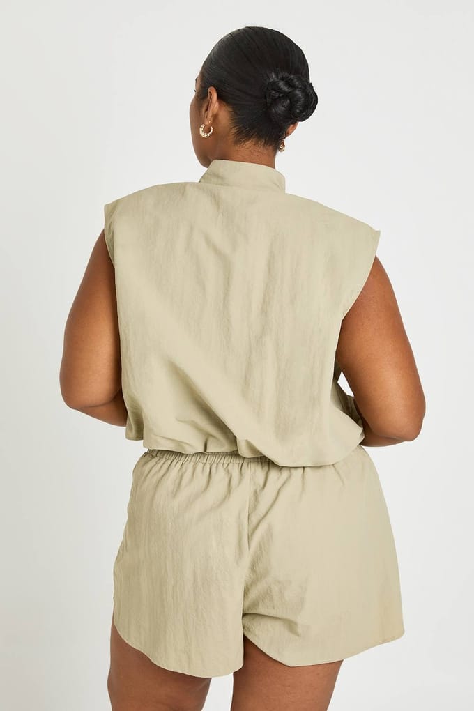 boohoo Dames Plus Nylon Hardloopshorts | Olijf | Maat: 48