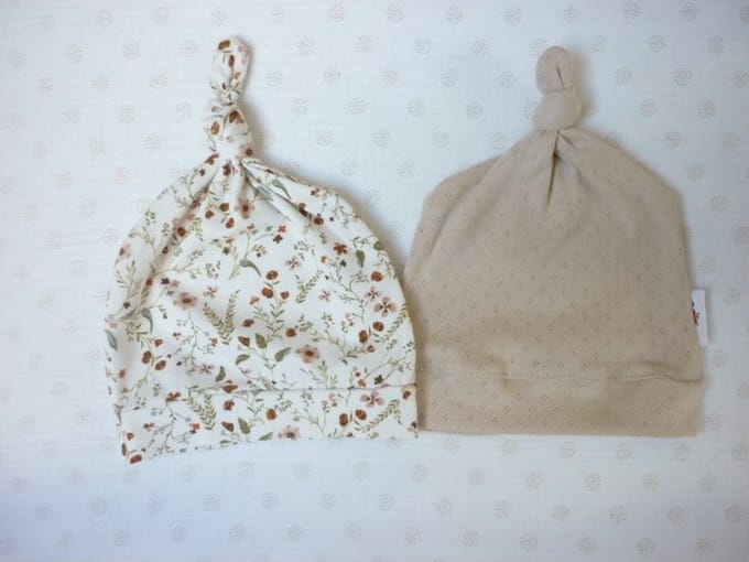 Oogappel Set Newborn Knoopmutsjes Millefleurs en Ajour Ecru-Beige