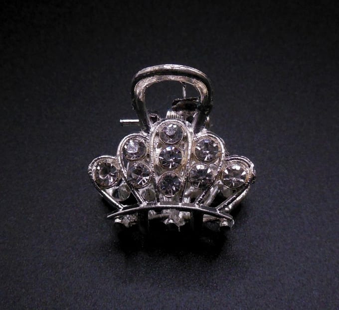 Haarklem metaal klein zilver met diamanten oplopend