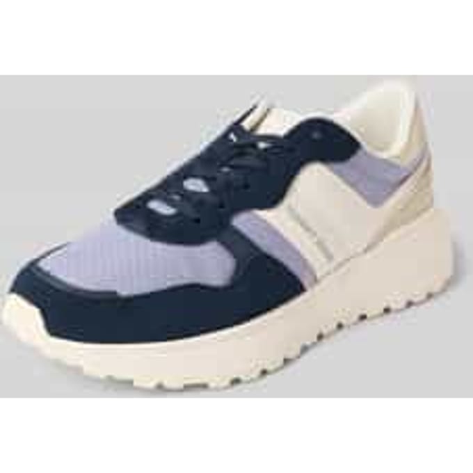 Lage sneaker met labeldetail en vetersluiting