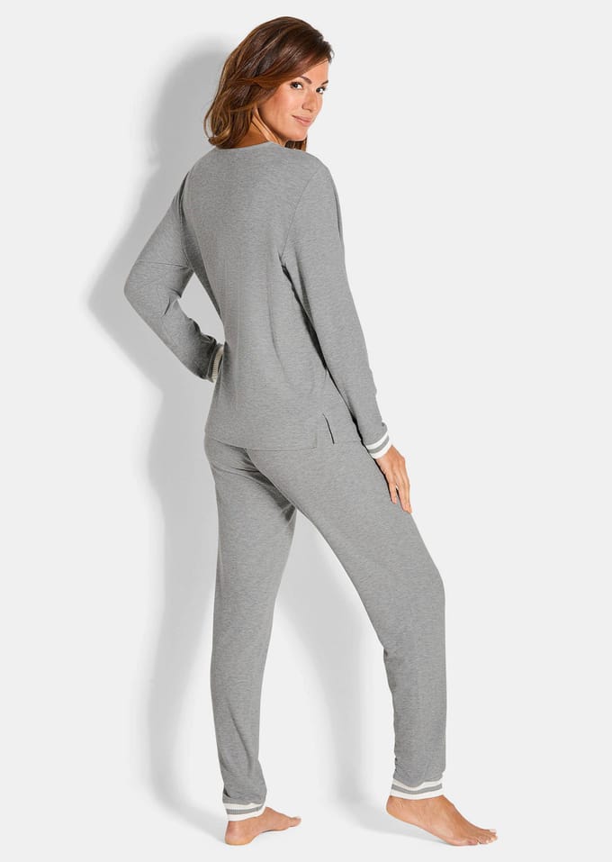 Pyjama met grote V-hals - grijs - Gr. 48 van Goldner Fashion