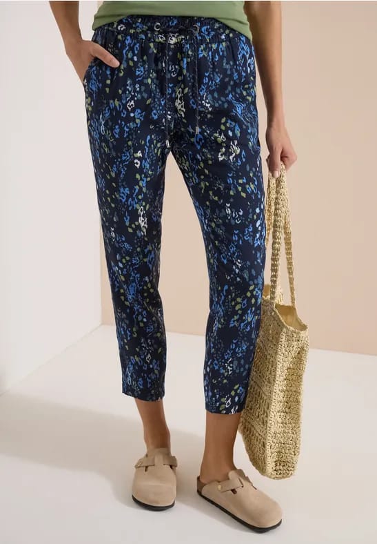 Mid Waist Slim Leg broek in Loose Fit