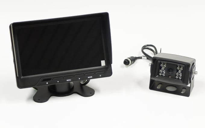 m-use set opbouwcamera + 7 inch scherm + 10 meter kabel