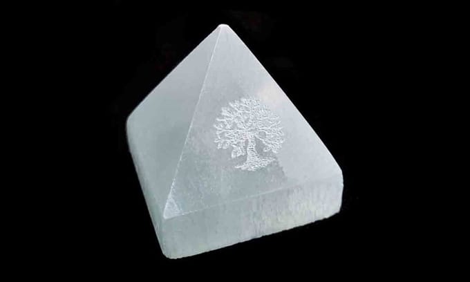 Seleniet piramide Levensboom 5cm.