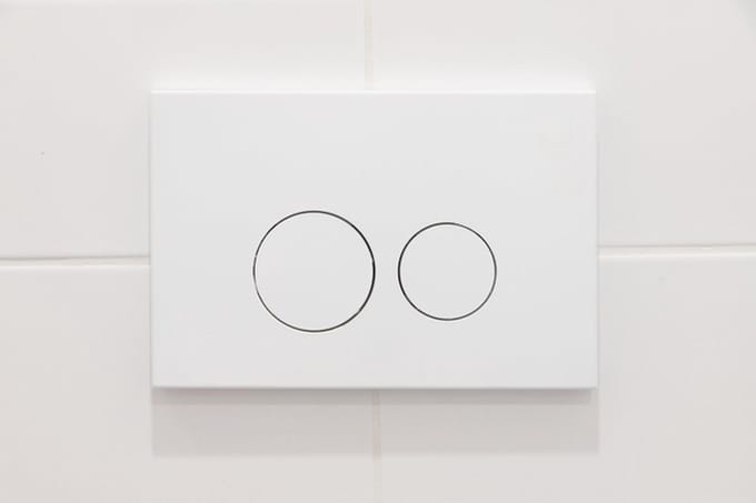 QeramiQ Push Bedieningspaneel - Frontbediening - Rond metaal wit - Voor Geberit UP320/UP720