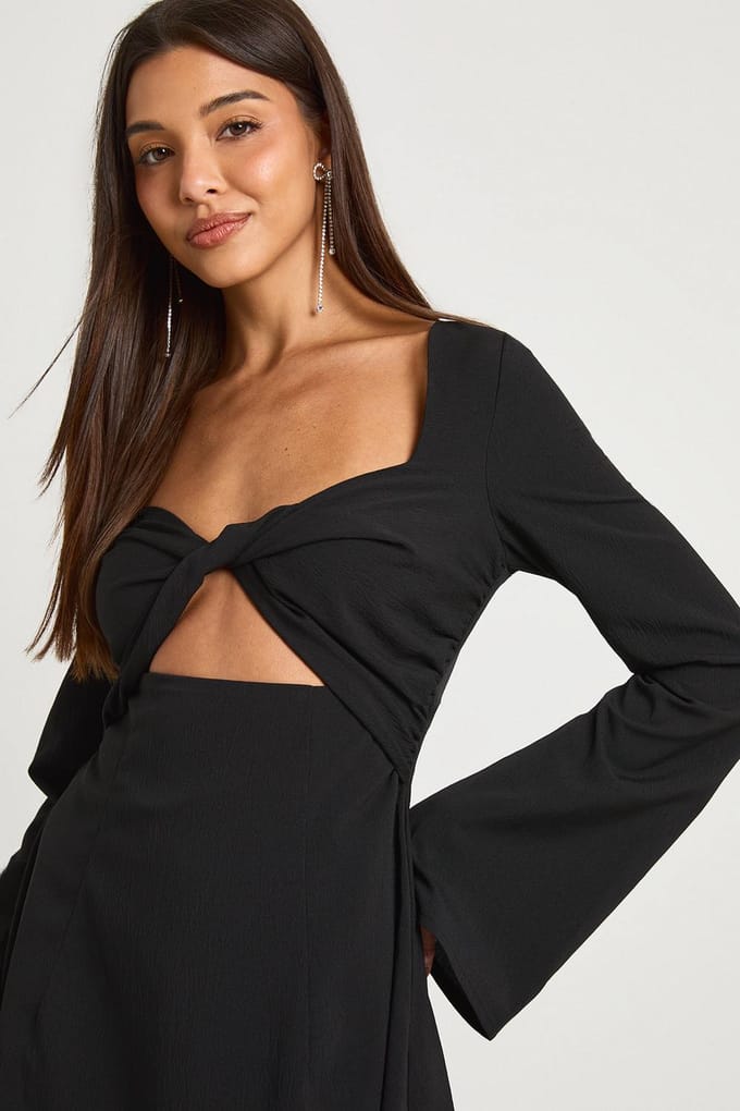 boohoo Dames Satijnmix skaterjurk met geflarede mouwen | Black | Maat: 10