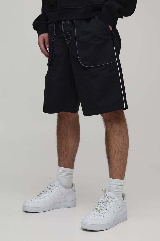 Wijde Lange Nylon Short Met Contrasterende Stiksels | Black | Size Medium