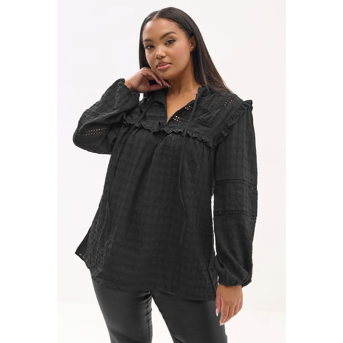 Yours Zwarte Top Met Gehaakte Rand En Textuur Size 44