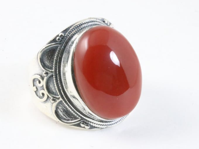 Bewerkte zilveren ring met carneool - maat 18