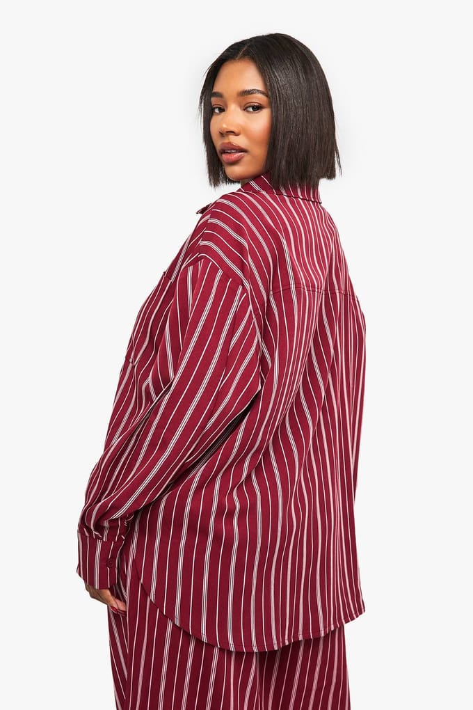 boohoo Dames Plus Oversized gestreept overhemd | Red | Maat: 16