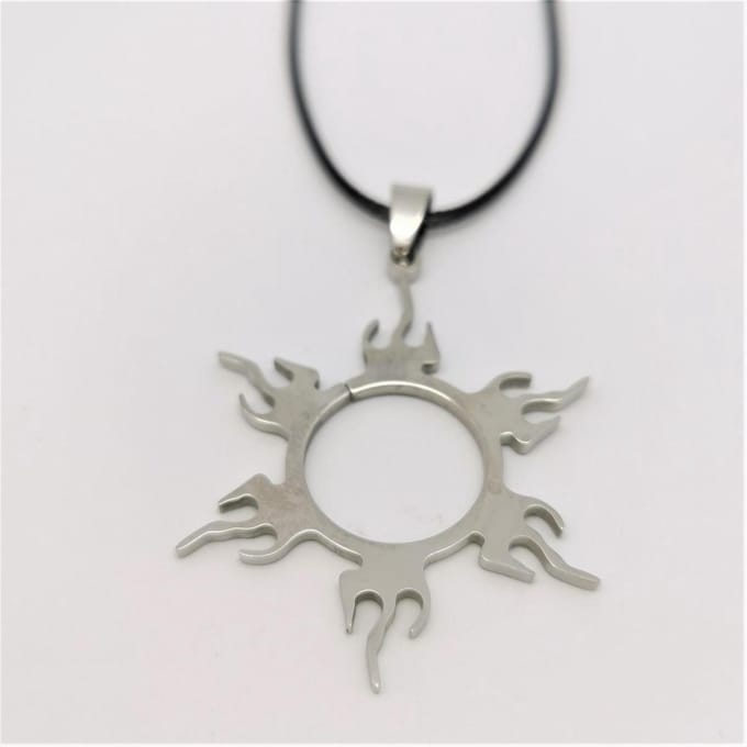 Edelstaal zon abstract hanger met zwart koord ketting.
